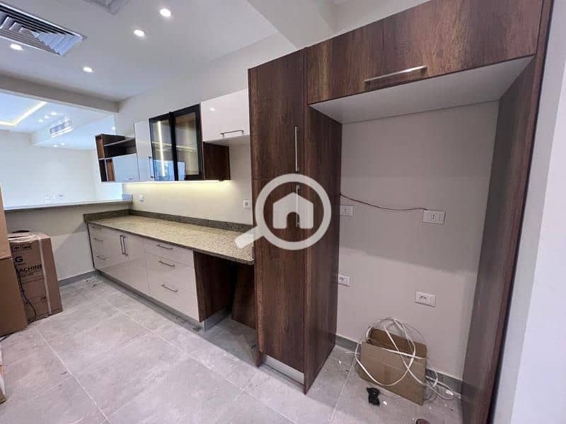 4 1c1daa7f-2dc5-4eba-81cb-012e67270b51. jpg