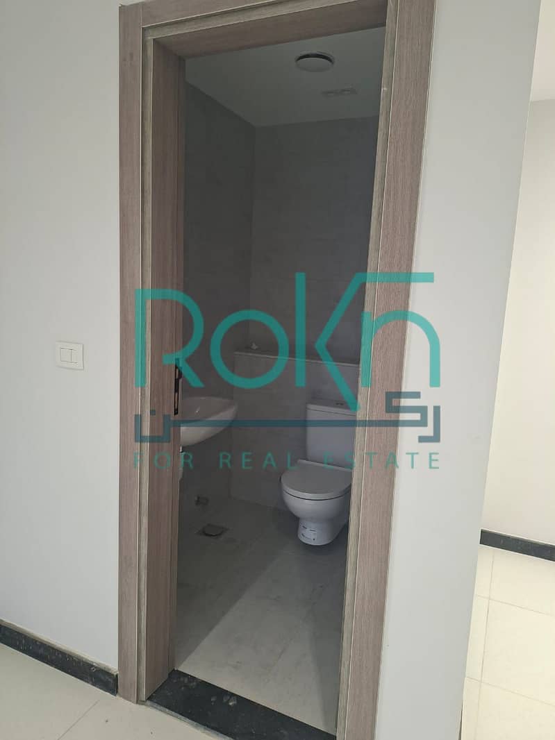 7 160f2a3d-b386-4e5c-a950-3e6b12e6f94a. jpg