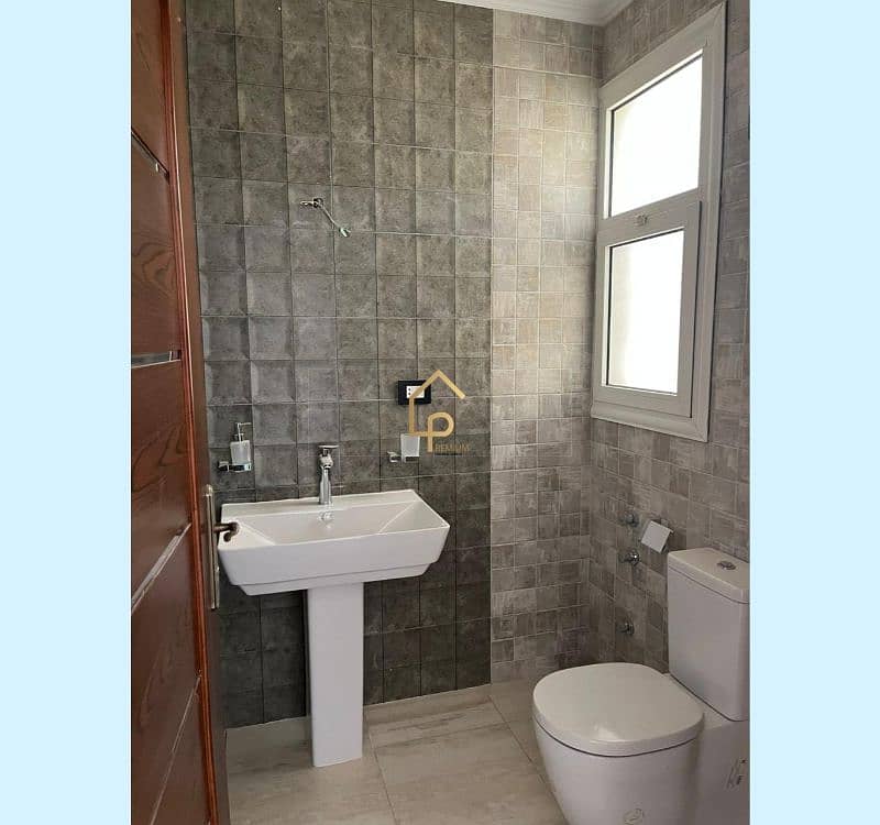 8 WhatsApp Image 2026-01-18 at 4.12. 19 PM (1). jpg