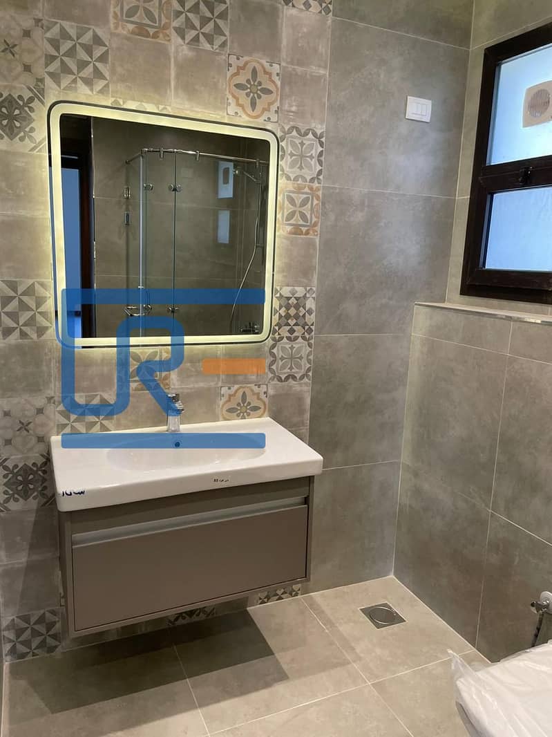 2 00b7924c-2039-4881-825b-b21ee17ae9a4. jpeg