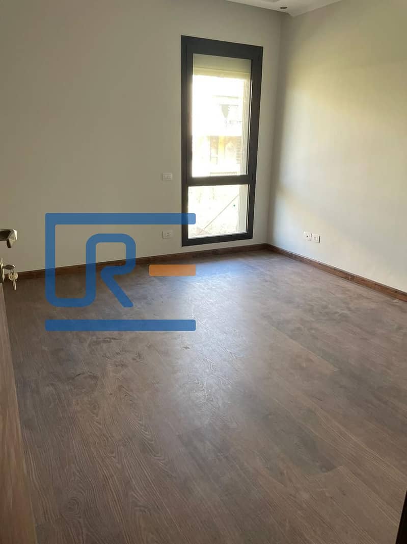 12 b94e32eb-89c6-4976-a070-3e7e185775b9. jpeg