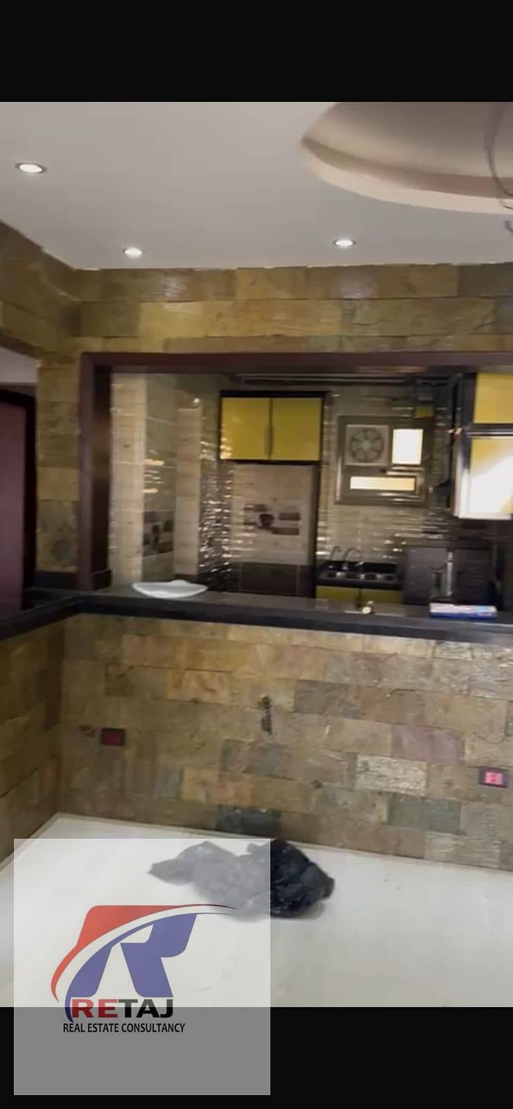 10 53d08fcb-4d86-4c00-93be-3bfdce8757b1. jpg