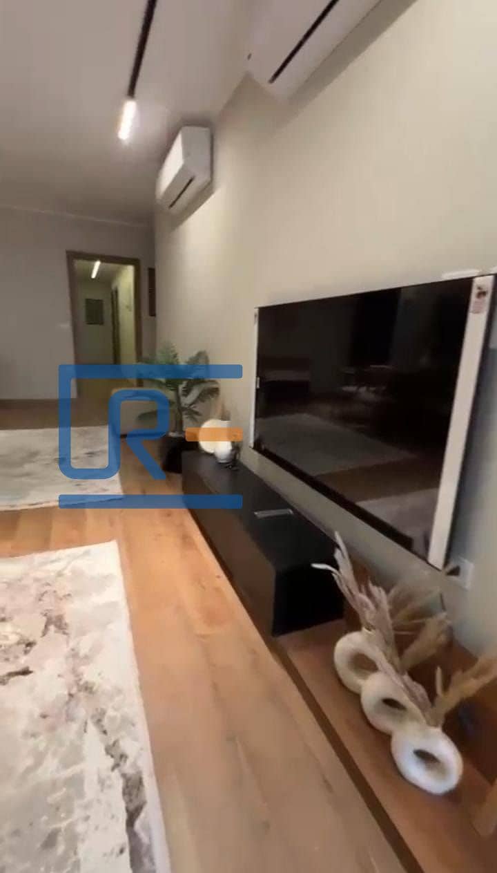 2 0d4bb58d-e356-43cc-b577-f3db43036979. jpg