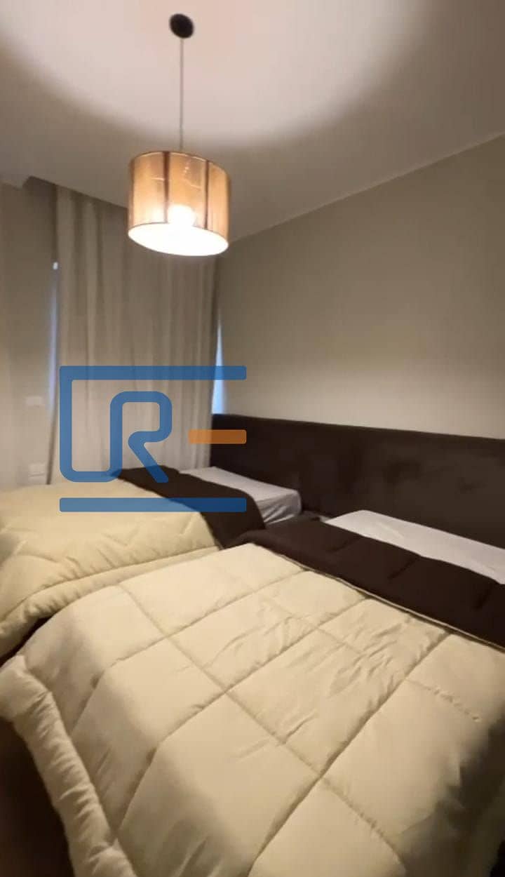 11 c77663e4-0684-40a9-b11a-5e6261251567. jpg