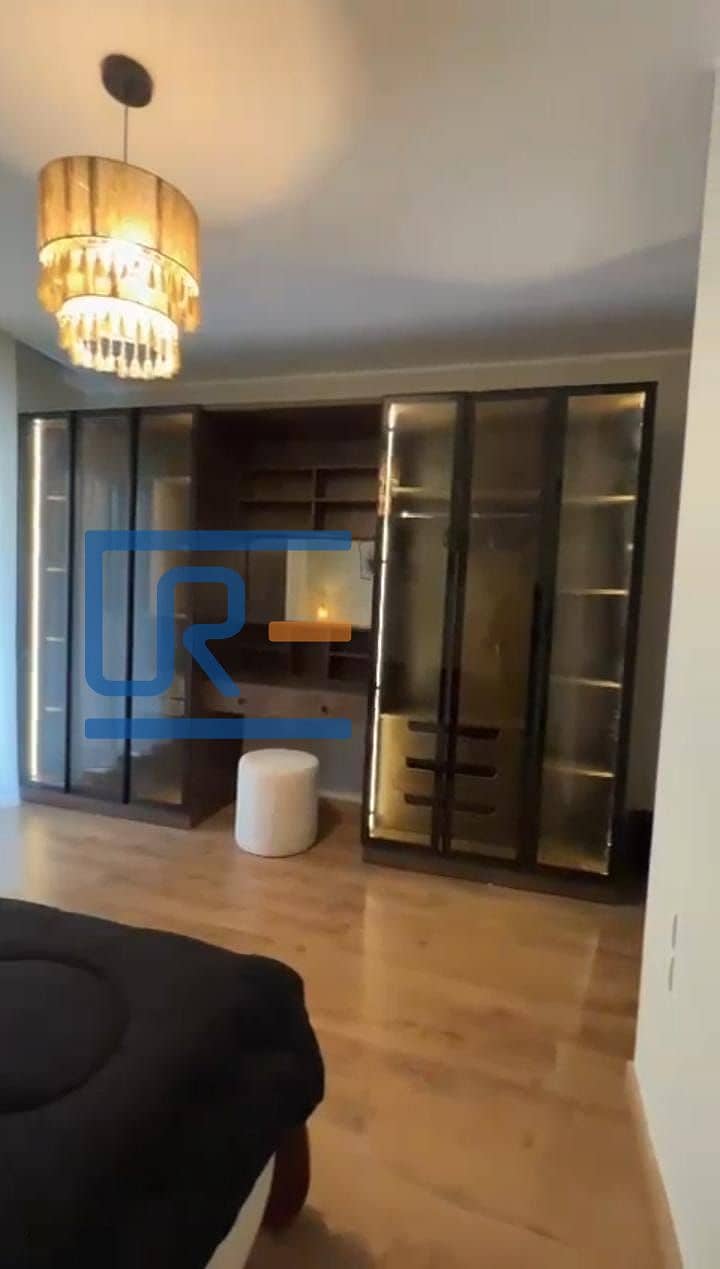 12 e5c99be0-58bc-49e2-ba6f-d191ff7a0fa1. jpg