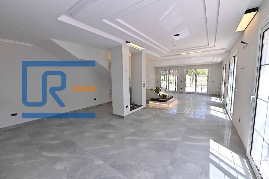 4 3ddb3d35-dec8-4699-80de-7a09310277a5. jpg