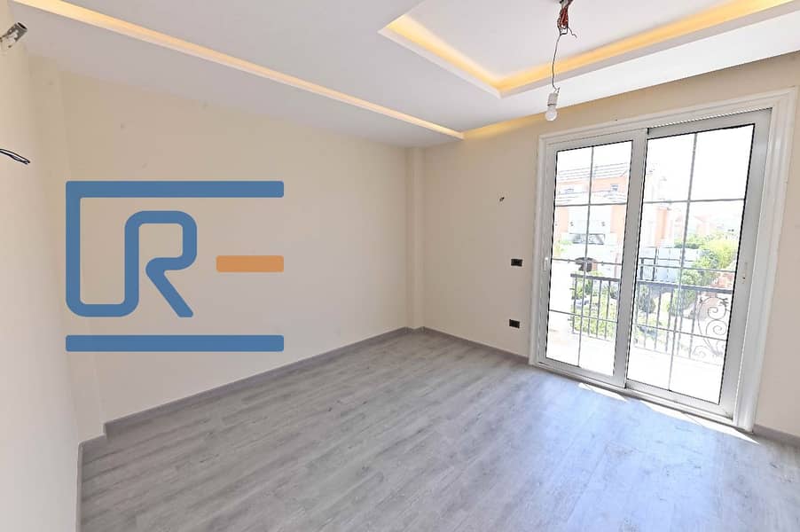 5 82df000f-e884-45c1-bcd6-1306388f7e47. jpg