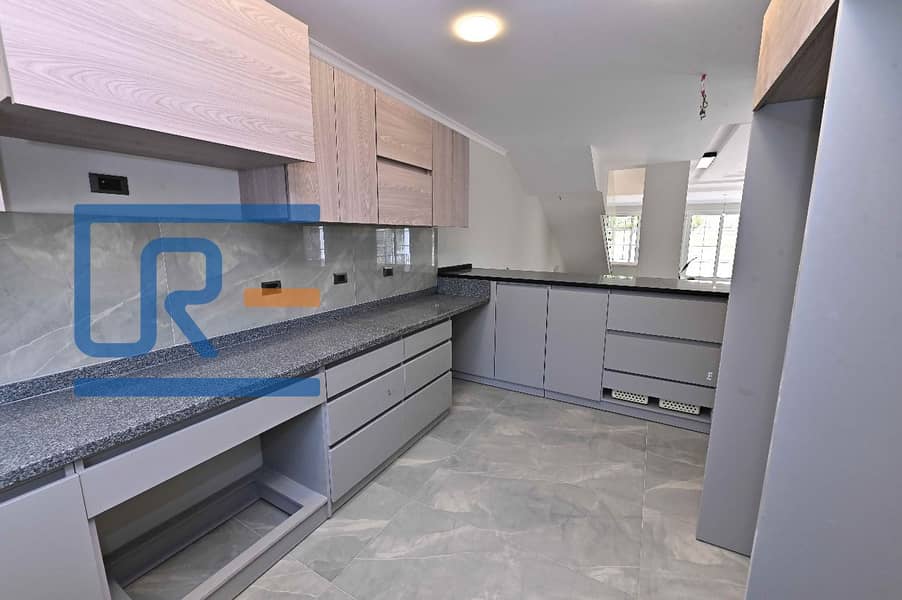 8 bc4b42bc-0ae5-43e6-adb4-d8ac70d4027a. jpg