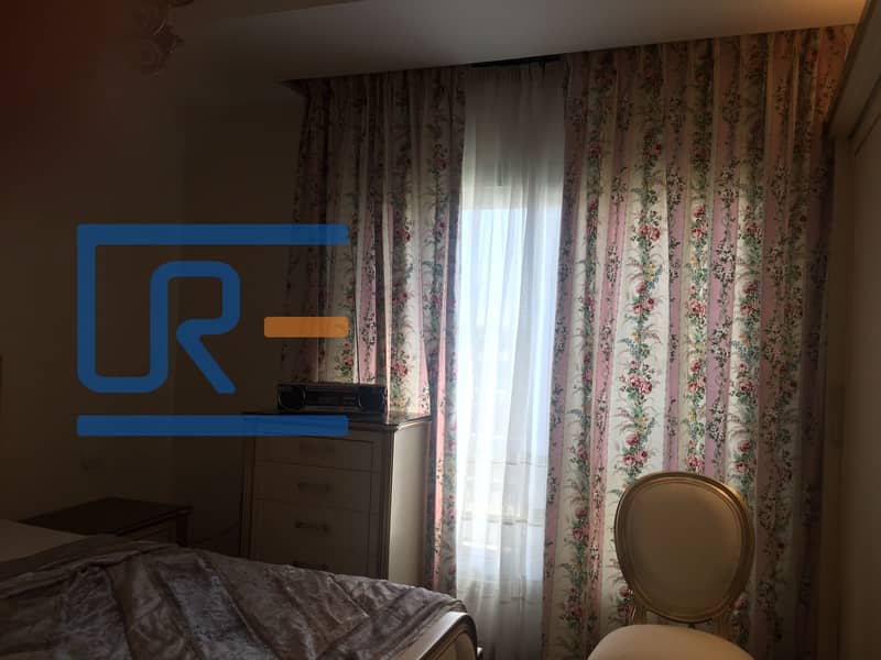 4 5d2ff979-3156-410c-887e-a30b5a0d6804. jpg