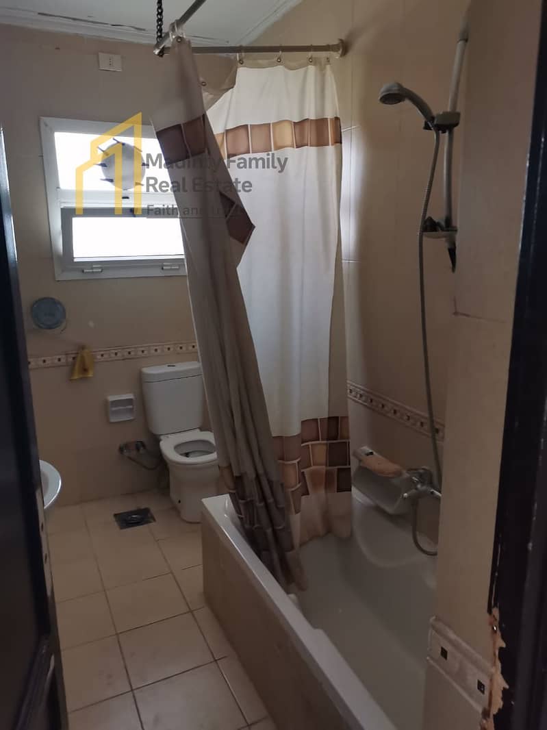 4 4ac4e468-49ff-4a40-b245-74bbc63eedba. jpg