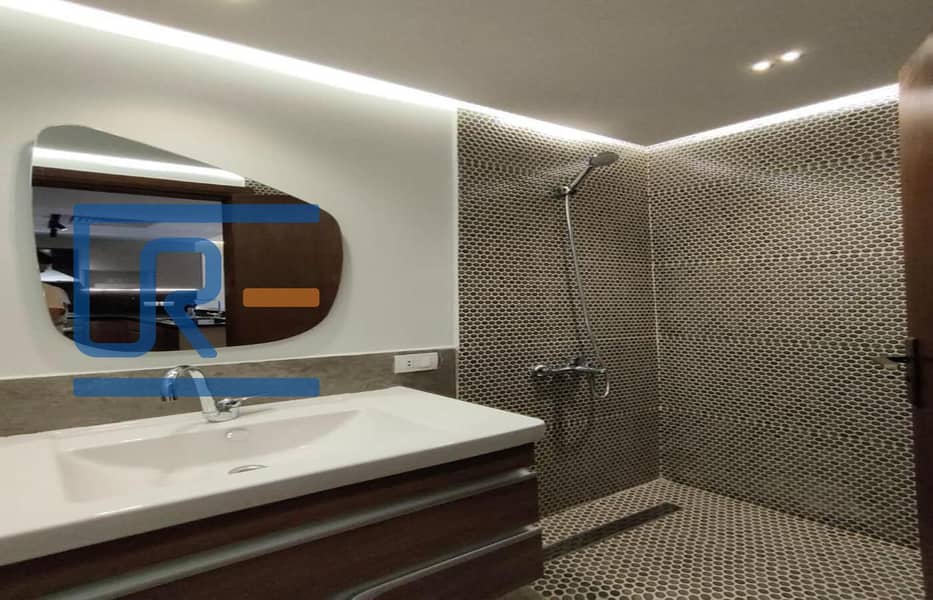 8 633277a5-bae6-437e-bd48-7e5f1bbb090b. jpg