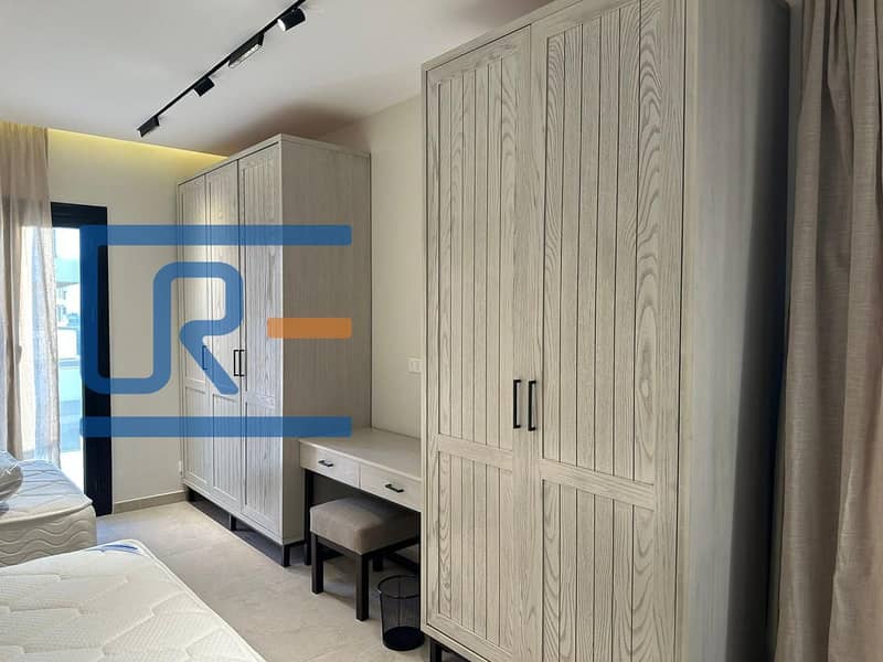 10 a98d0c7e-c297-40f6-a1e0-dd6a99a7d391. jpeg