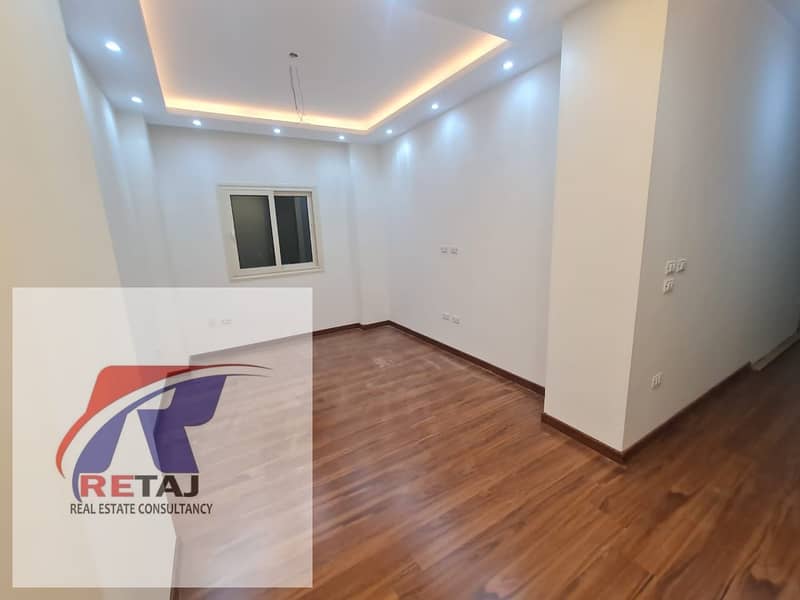 7 b08fd70e-8bc2-459d-b0bd-d2b85257feb4. jpg