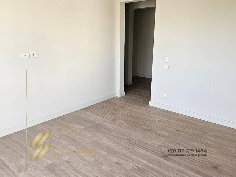 10 a603cb78-dcdd-4597-b5f8-deca624e15f9. jpg