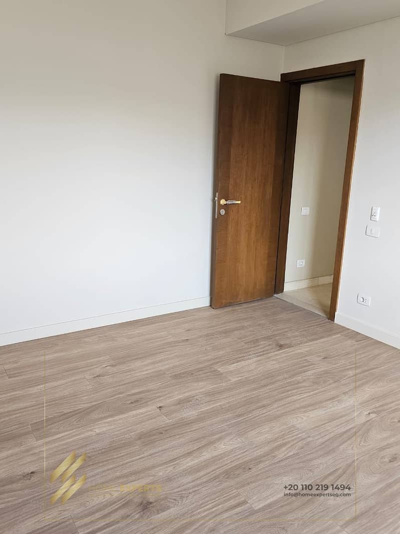 12 6c35ccb2-8ba4-44fa-9914-f4d4735d7433. jpg