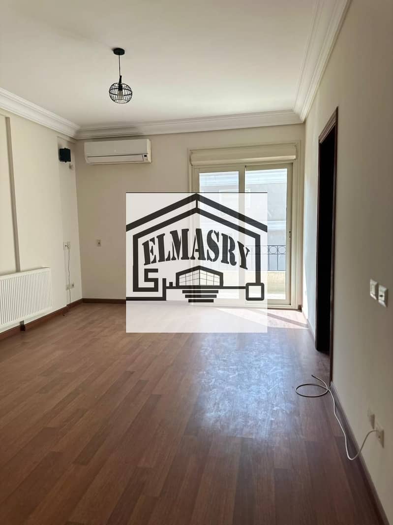 32 106498d7-9a8d-449a-8a0c-80f36e0b2a45. jpg