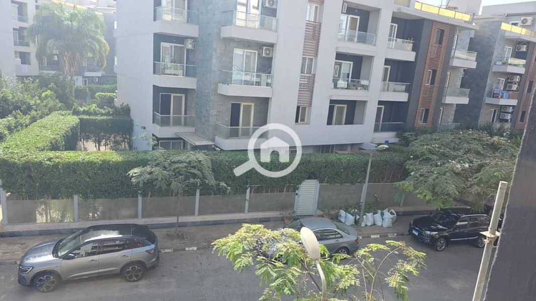 8 967b5725-2462-40c3-b99c-2d82dc4b5056. jpg