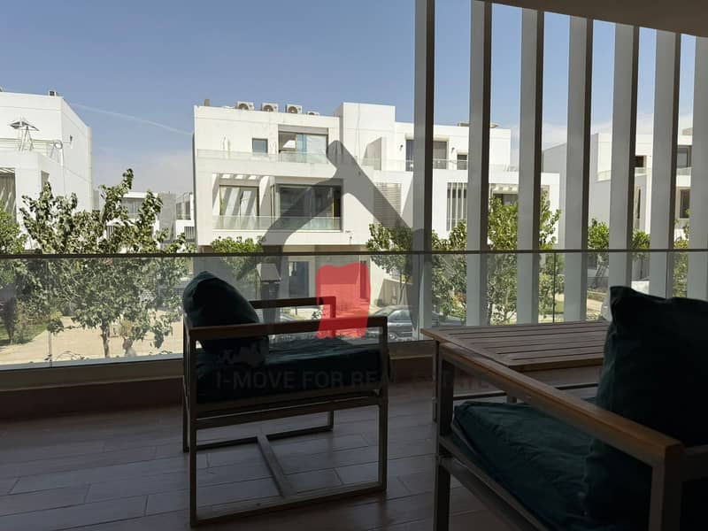 2 93f39fb7-7b8f-4b87-a14e-13f172b9238c. jpg