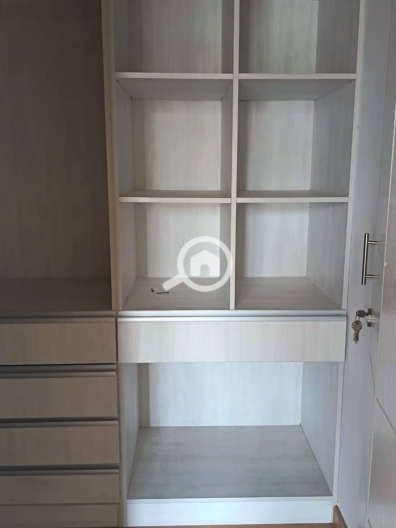 2 328bf957-ae57-481f-ad52-4a023f601ac9. jpg