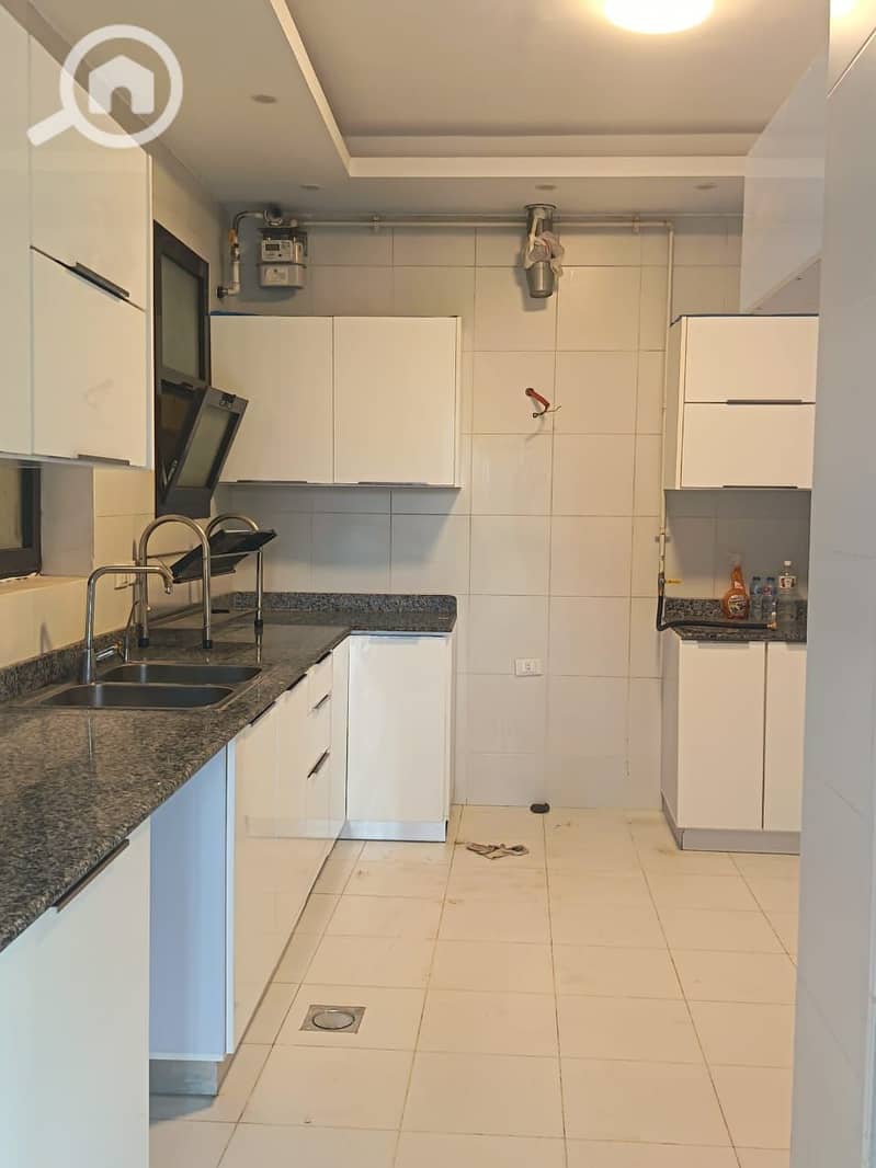 7 43070fbc-86b6-4099-a9e0-fb5282b3a3ba. jpg