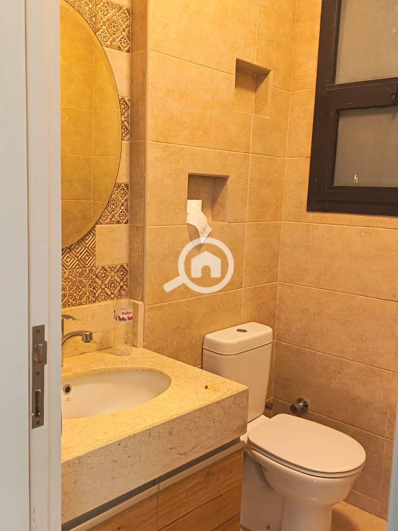 10 149027f1-2ec1-45c0-92fb-586a9b6bdcda. jpg