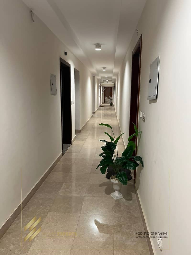 2 c76bff97-19d1-4a3a-9ef0-dbe521f92db7. jpg