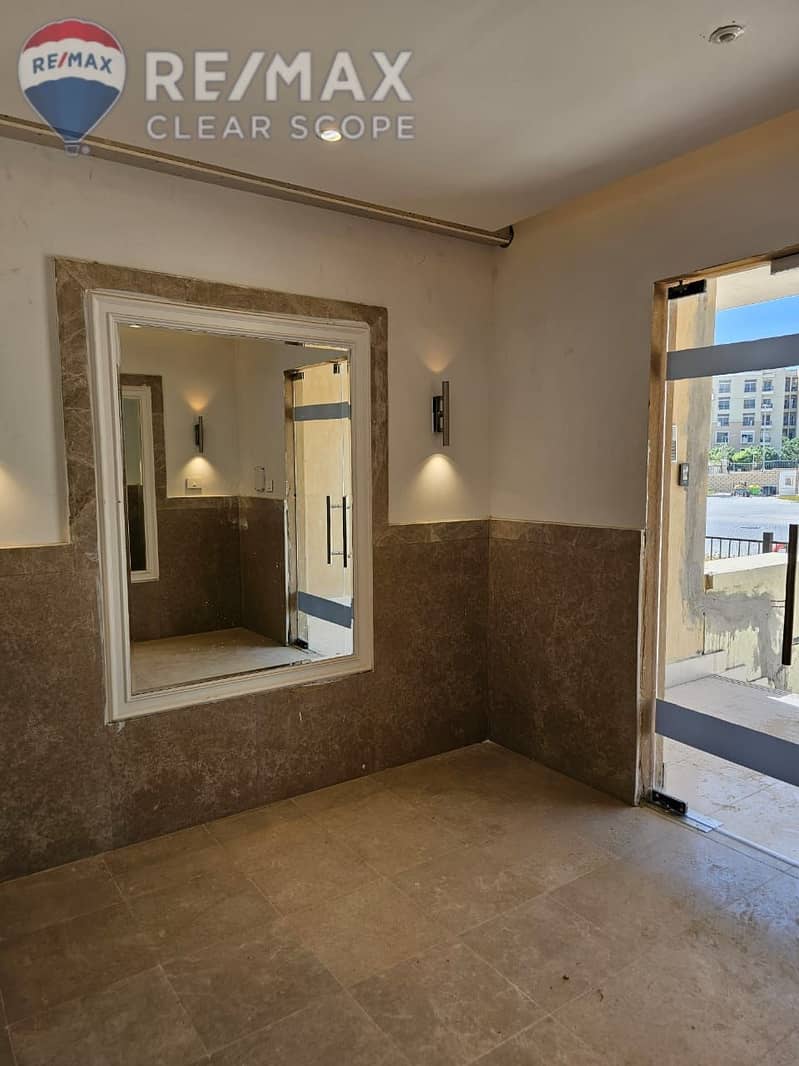 8 deace7fb-3f1f-4b6a-9eea-4b4cff3bb2b4. jpg