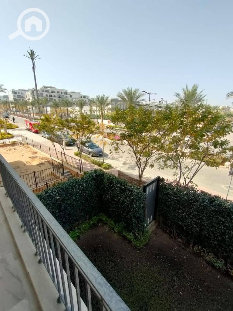 12 3c41d132-aa08-4447-b4f8-e9b25620c381. jpg