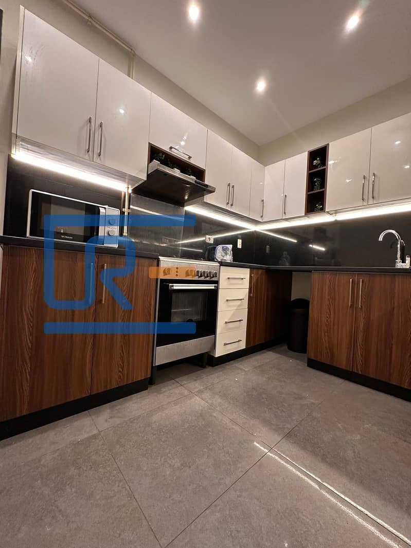 11 a6ffc093-a076-442b-a63d-2f0fcb4d8b45. jpg