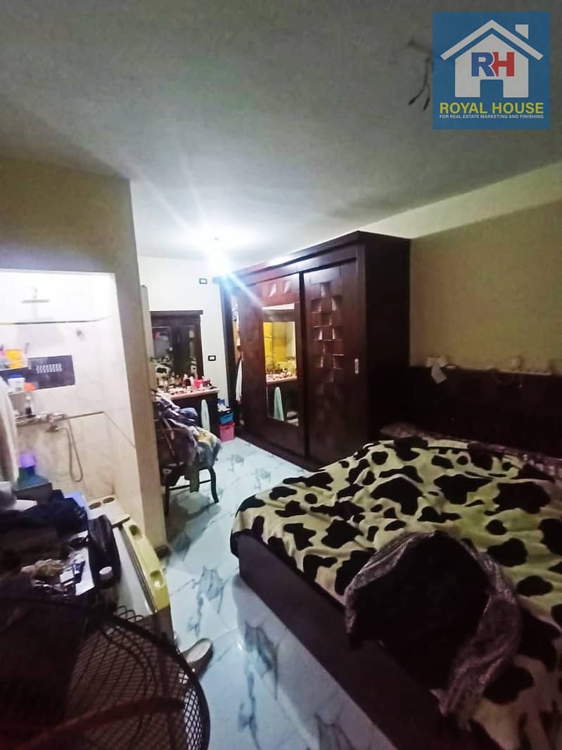 13 94b0eb3c-d289-4ce1-8d1c-8fc9e01dc831. jpg