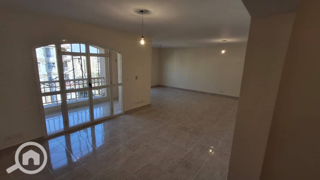 4 dbbe737a-e417-4b12-8e4d-8fb9b320bdff. jpg