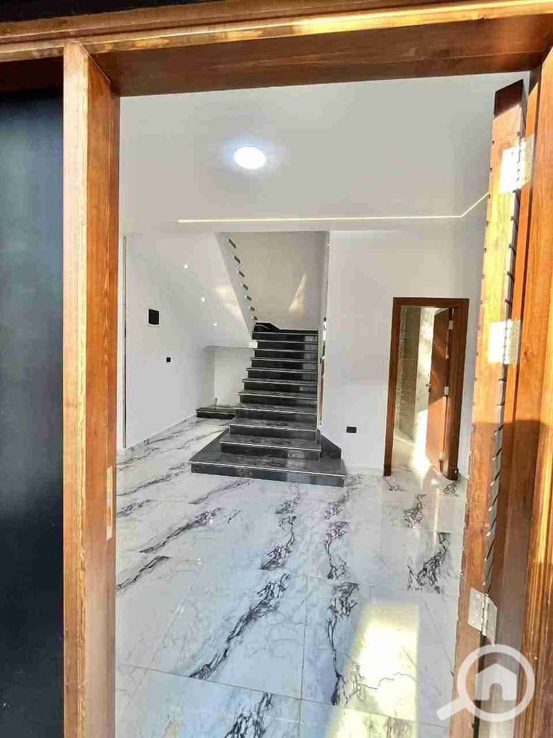 4 FB_IMG_1758579914782. jpg