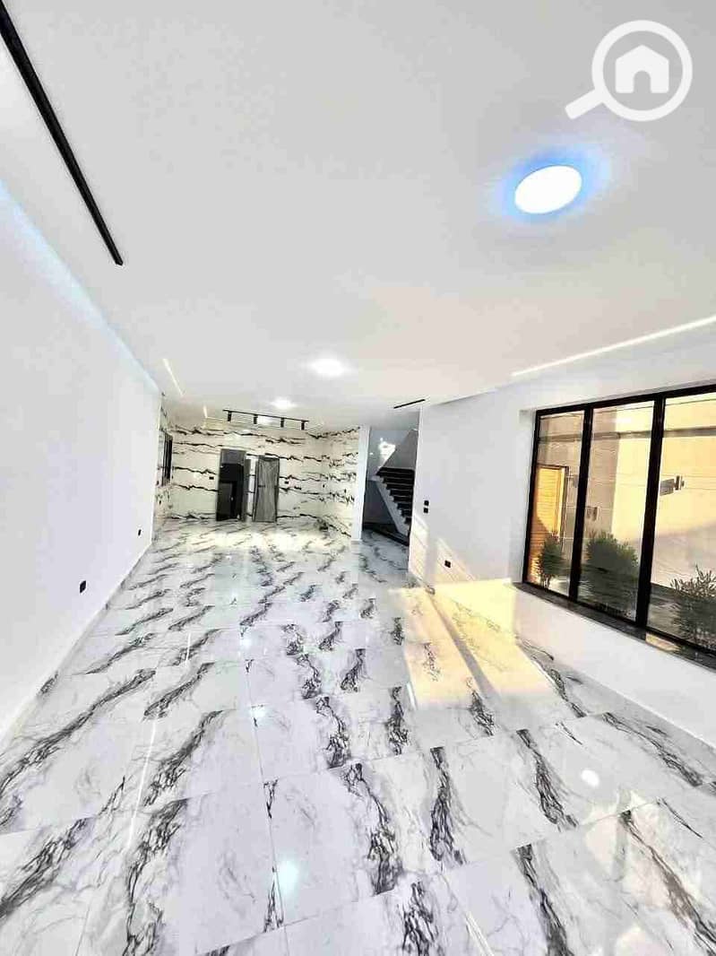 7 FB_IMG_1758579924526. jpg