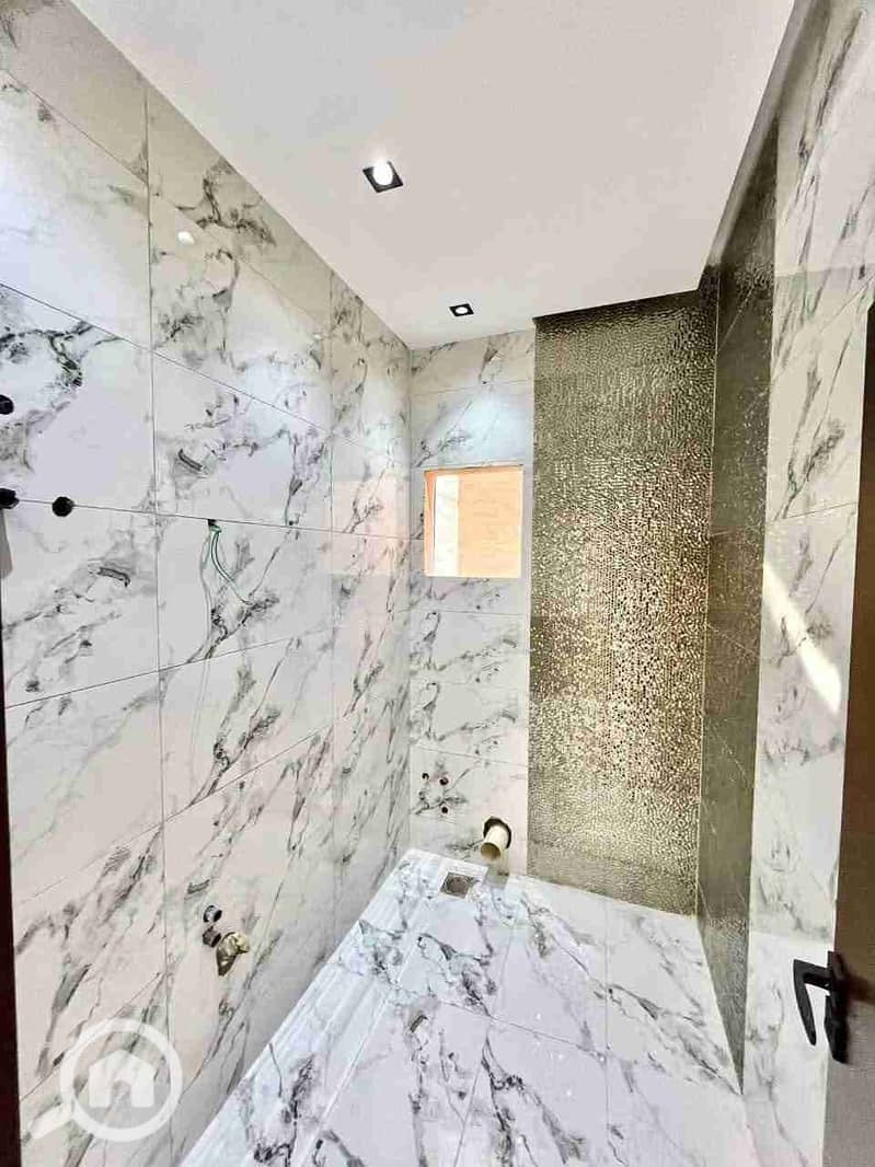 16 FB_IMG_1758579944044. jpg