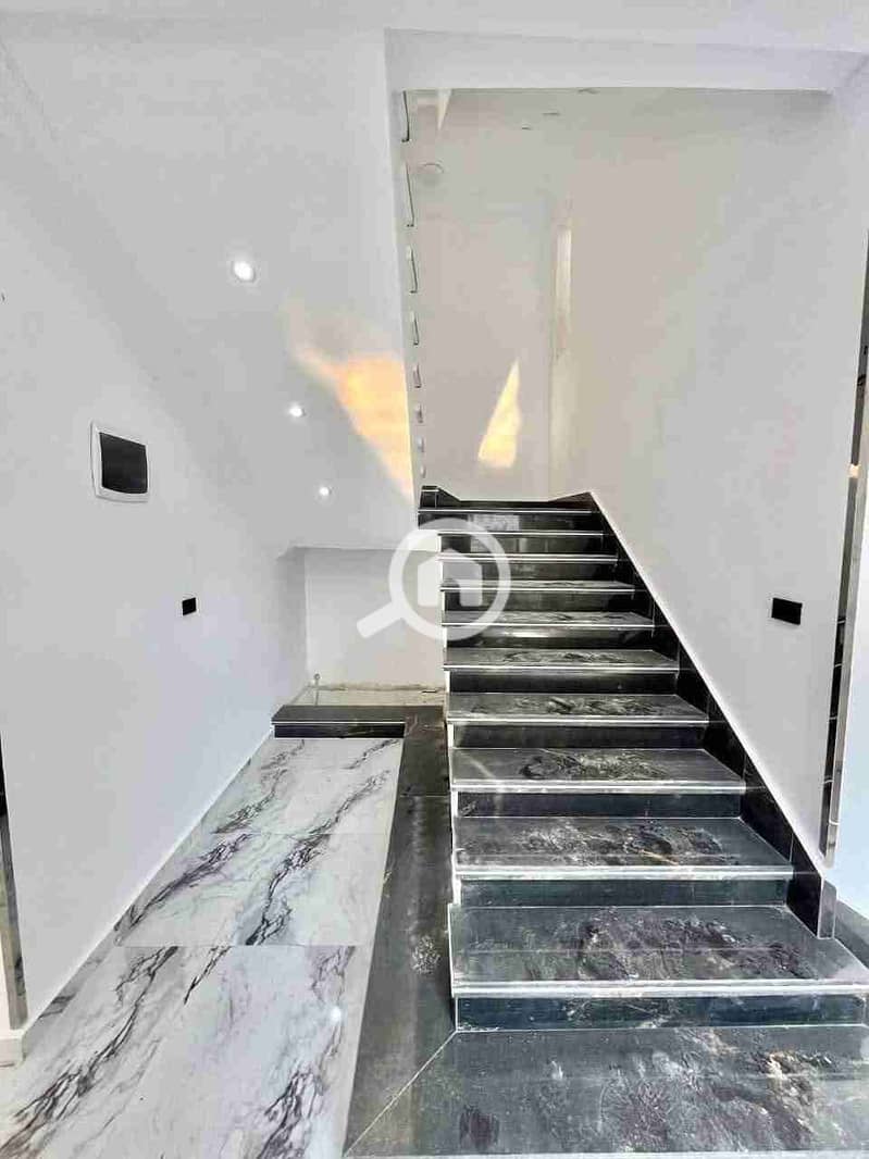 17 FB_IMG_1758579945874. jpg