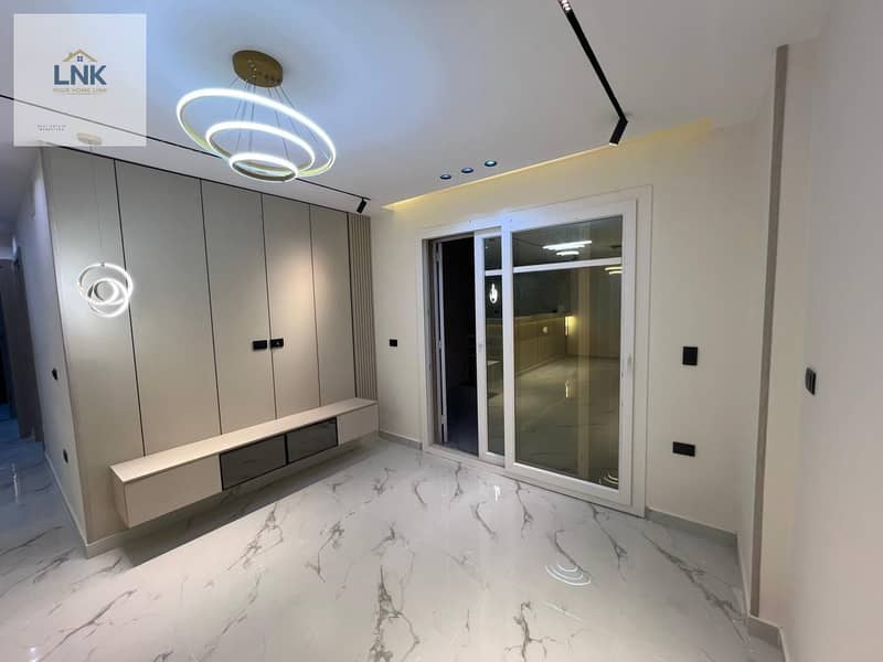 15 b887c7a9-40f2-4d27-88af-a503e948b1f8. jpg