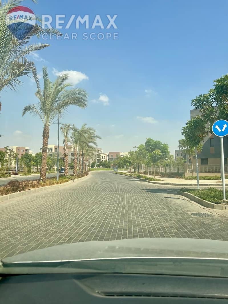 13 f35a7698-97be-46ba-9693-2128557bd260. jpg