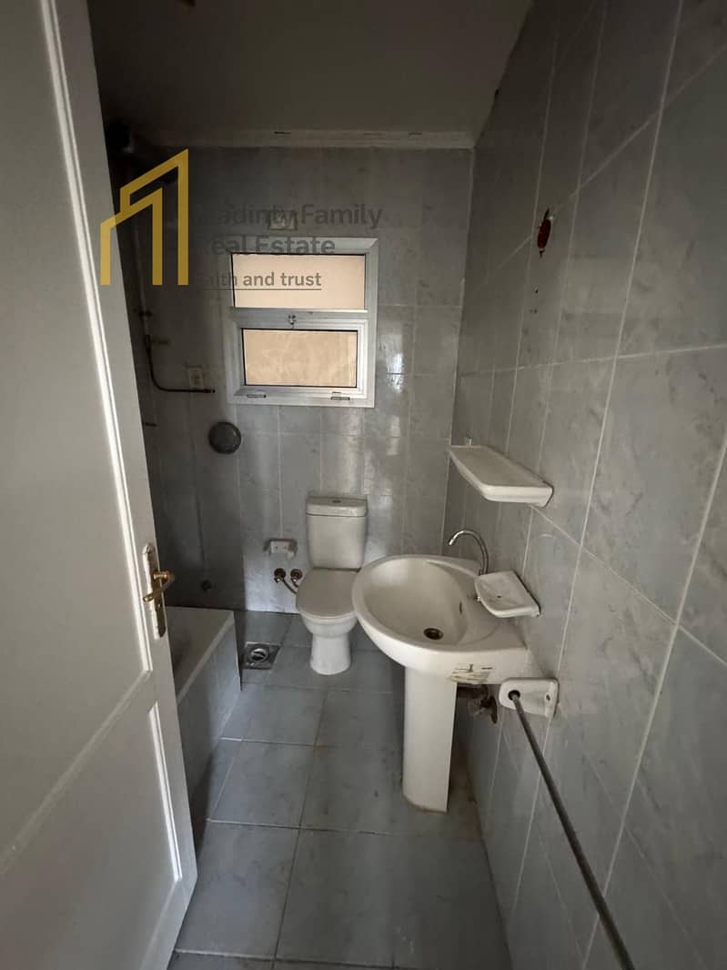 8 35d1fb07-4919-4ef8-8b31-efcf36c7f29b. jpg