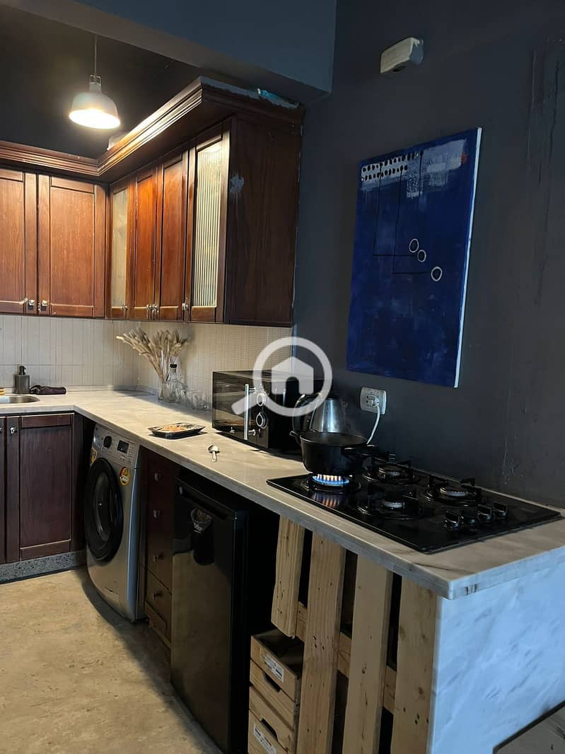 4 127dcb3e-7beb-4917-b35e-8784d65f447e. jpg