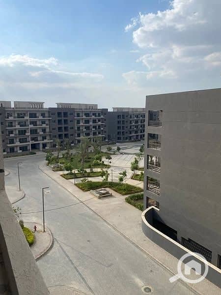 10 0041322b-71ac-4e00-8440-f16f387c80b6. jpg