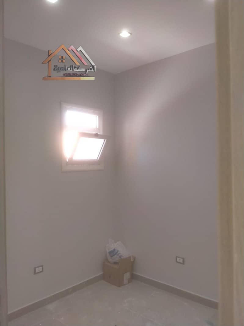 10 6f920a57-f1df-431d-a025-bad6cd346ebb. jpeg