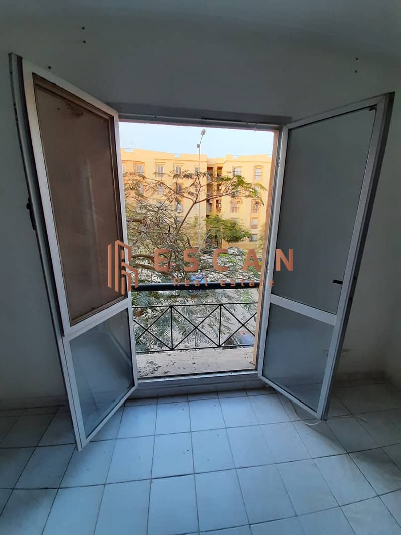 4 04e5f3f8-fa40-4578-ab92-205175154a8c. jpg