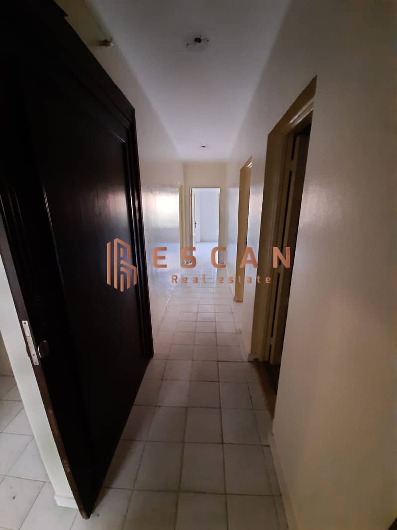 10 123deea7-d83f-4e0c-aaa4-f7320fb60f92. jpg