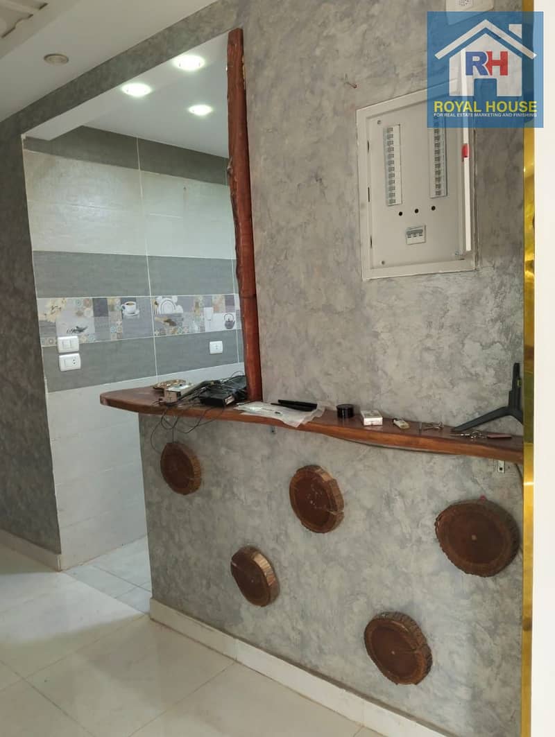 4 0effac87-97e8-4d30-bfd9-ccf403a6b0c4. jpg