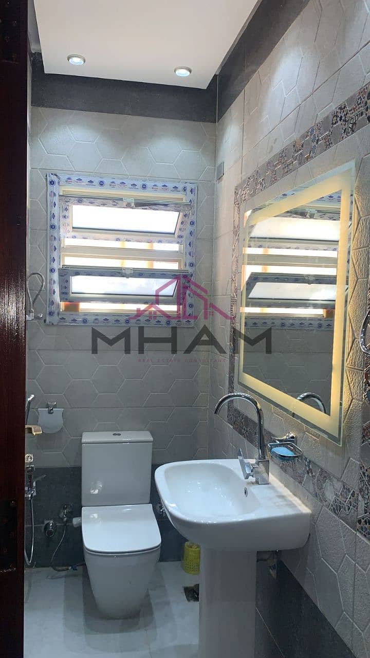 13 photo_6032912910704643129_y. jpg