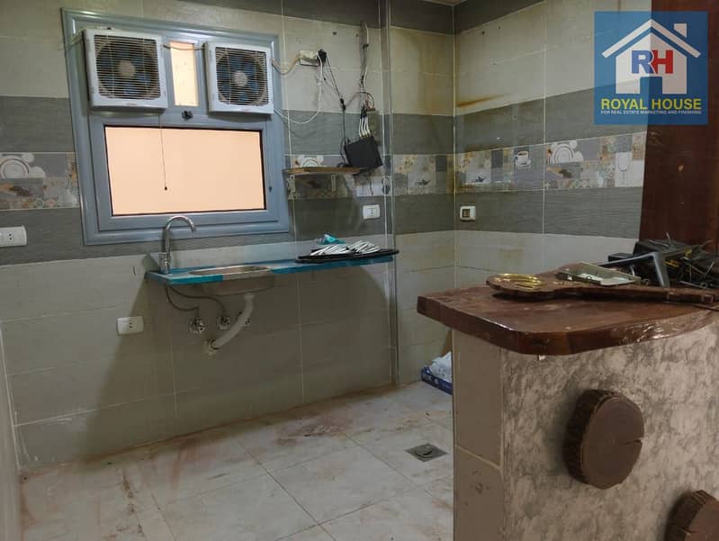 8 bf3ec53c-bb51-4758-a1b0-2f0bdf1c934f. jpg