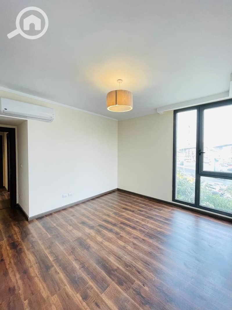 14 0ea9f9ad-fd54-44f7-a2cb-fba596eec048. jpeg