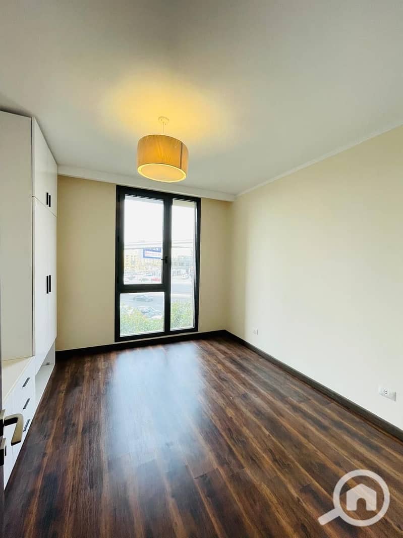 20 4ad86bb6-4734-47cd-8397-84dc2a23dfdd. jpeg