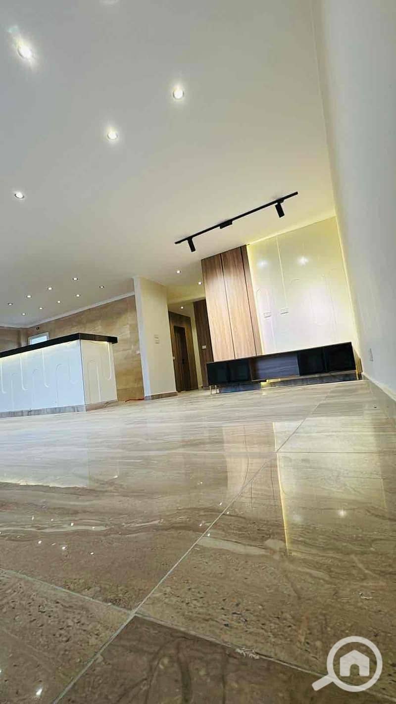 4 2b5eb5e6-73c1-4458-ab9c-7219a63cb3a2. jpg