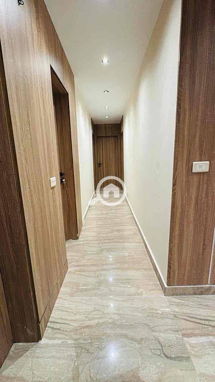 7 029538c9-04fd-4e56-a897-ad4f5cc2a303. jpg